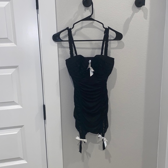 EUC Victoria’s Secret Sexy Little Things Size 34D Ruched Lingerie Garders black - Picture 1 of 12